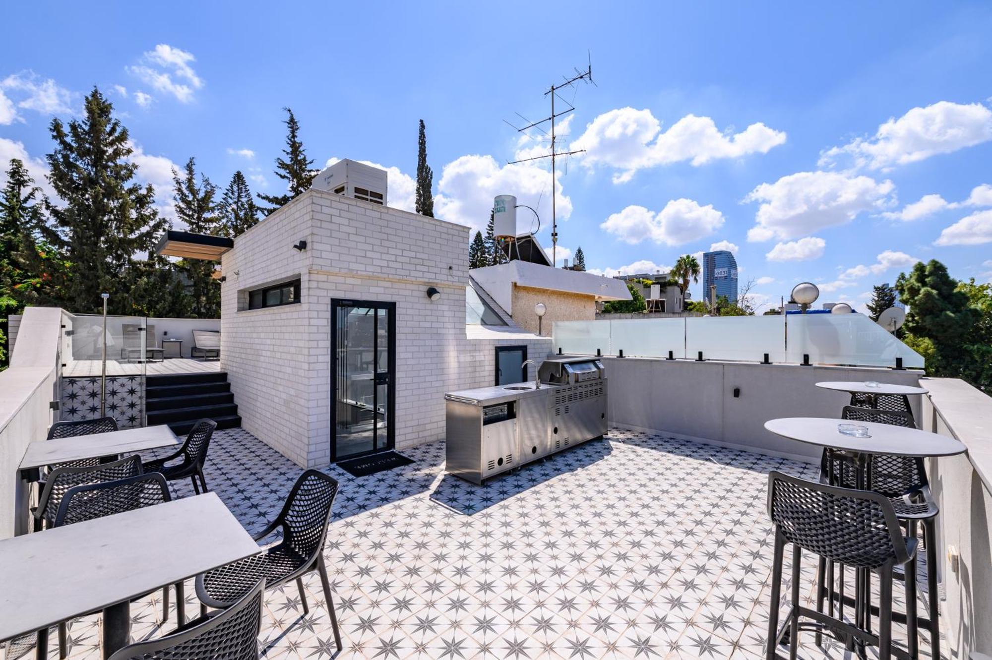 Rokah Luxury Villa At Ramat Hahayal Tel Aviv Exterior photo