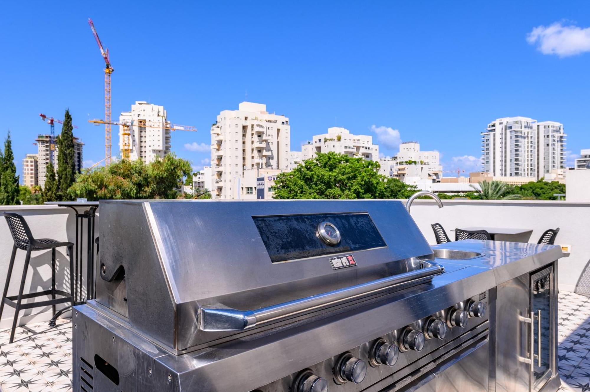 Rokah Luxury Villa At Ramat Hahayal Tel Aviv Exterior photo