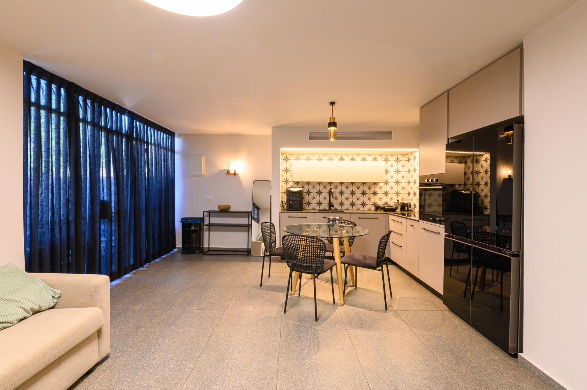 Rokah Luxury Villa At Ramat Hahayal Tel Aviv Room photo