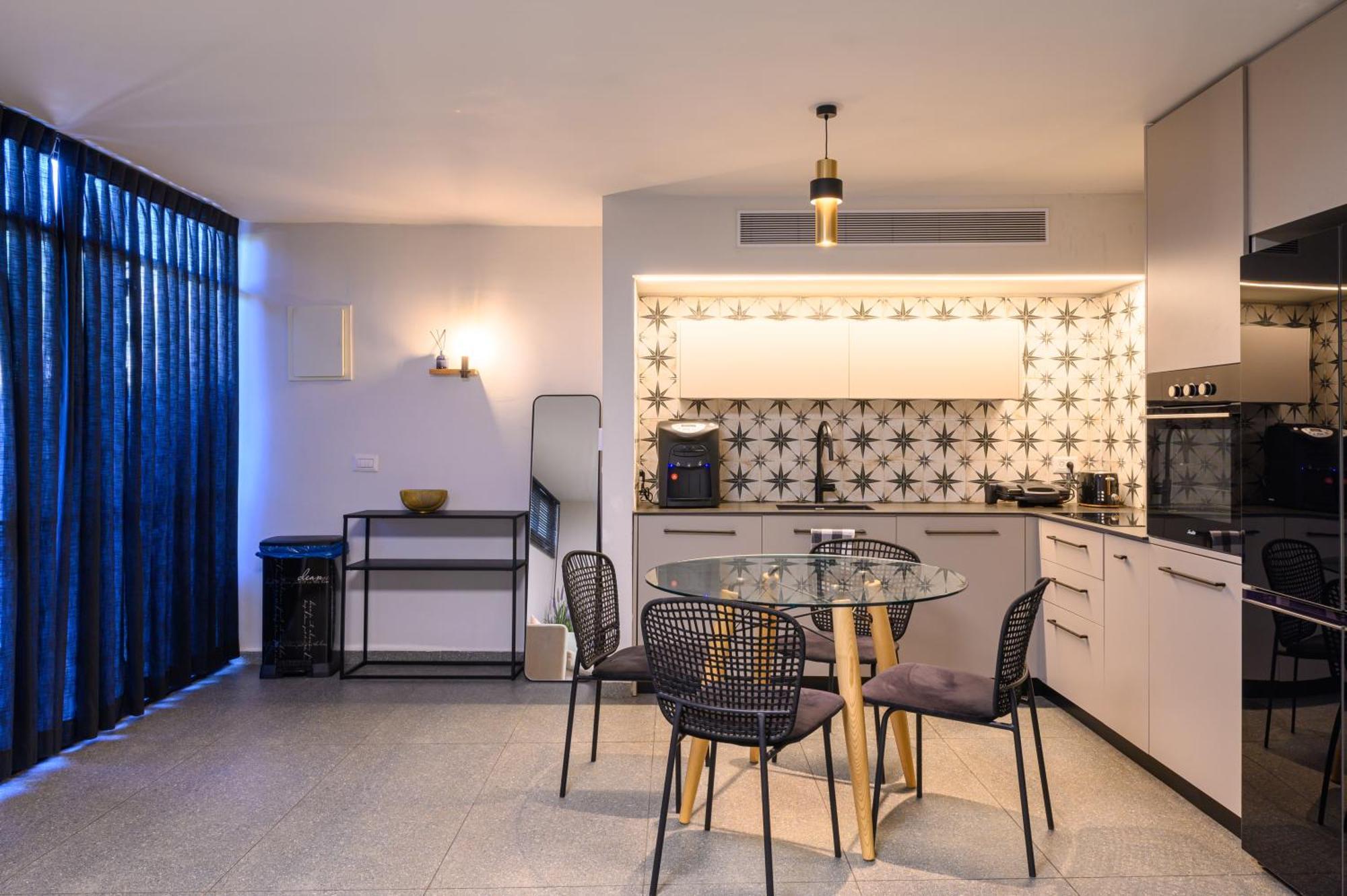 Rokah Luxury Villa At Ramat Hahayal Tel Aviv Room photo