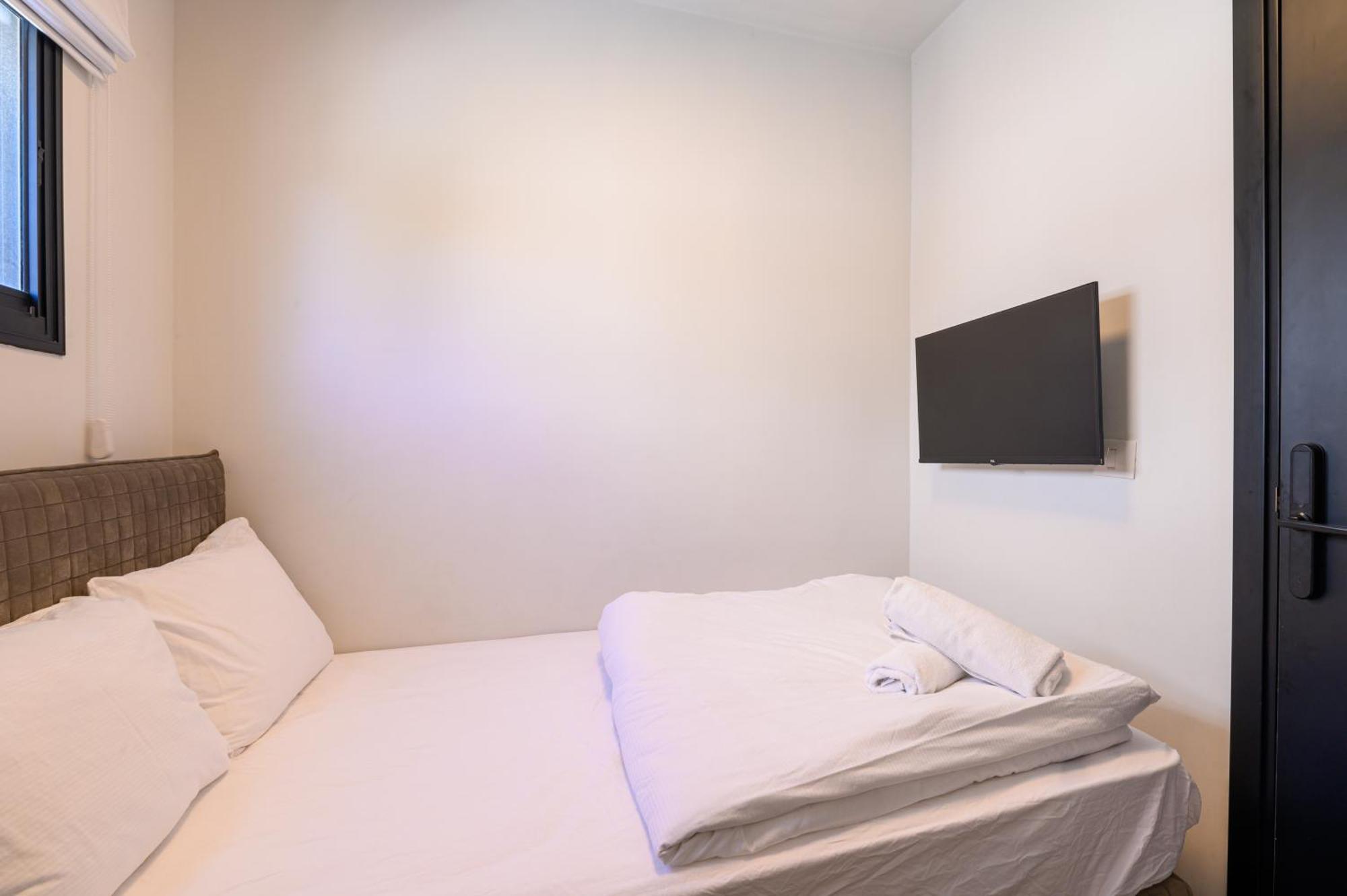 Rokah Luxury Villa At Ramat Hahayal Tel Aviv Room photo